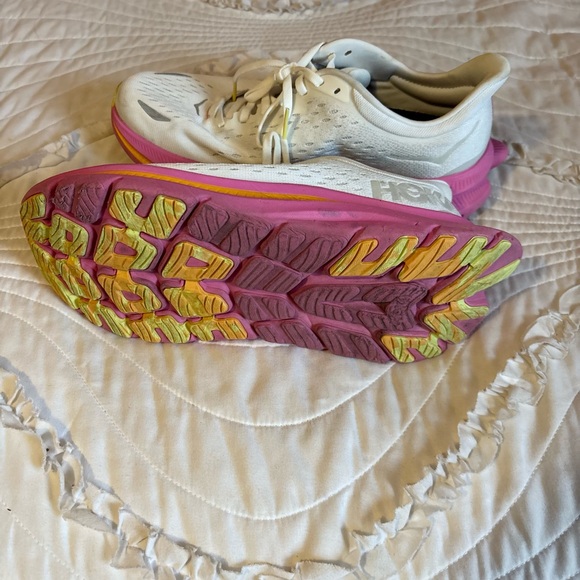 Hoka Women's kawanas White Running Shoes with Pink - Picture 4 of 4